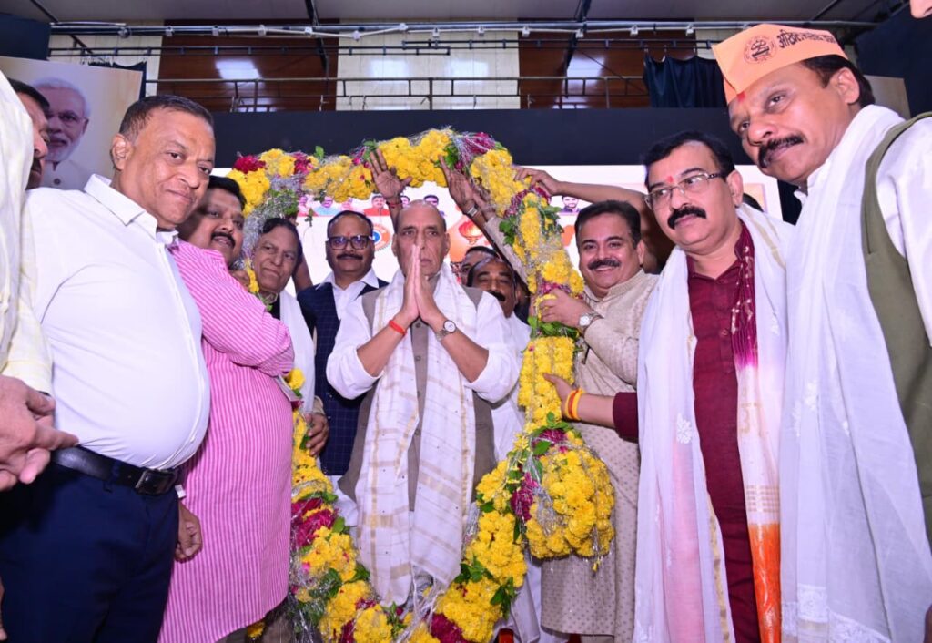 व्यापार ठप हुआ तो देश की अर्थव्यवस्था भी थम जाएगी, स्वदेशी ही भारत की असली ताकत-राजनाथ सिंह