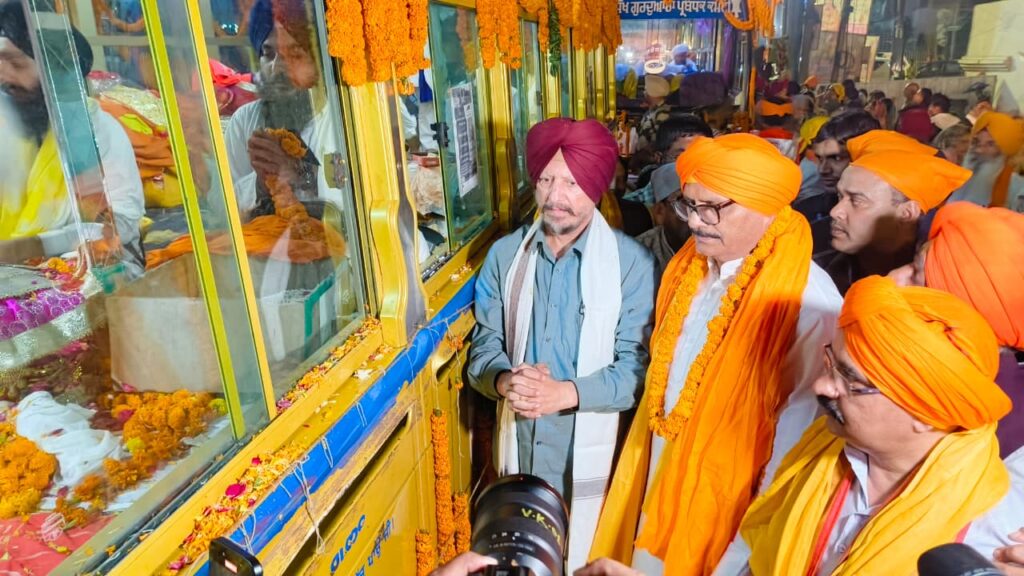 पवित्र जोड़ा साहिब गुरु चरन यात्रा का हुआ जोरदार लखनऊ में स्वागत