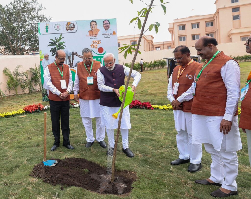 लोकसभा अध्यक्ष ने छत्तीसगढ़ विधानसभा के नए भवन के उद्घाटन पर दी बधाई