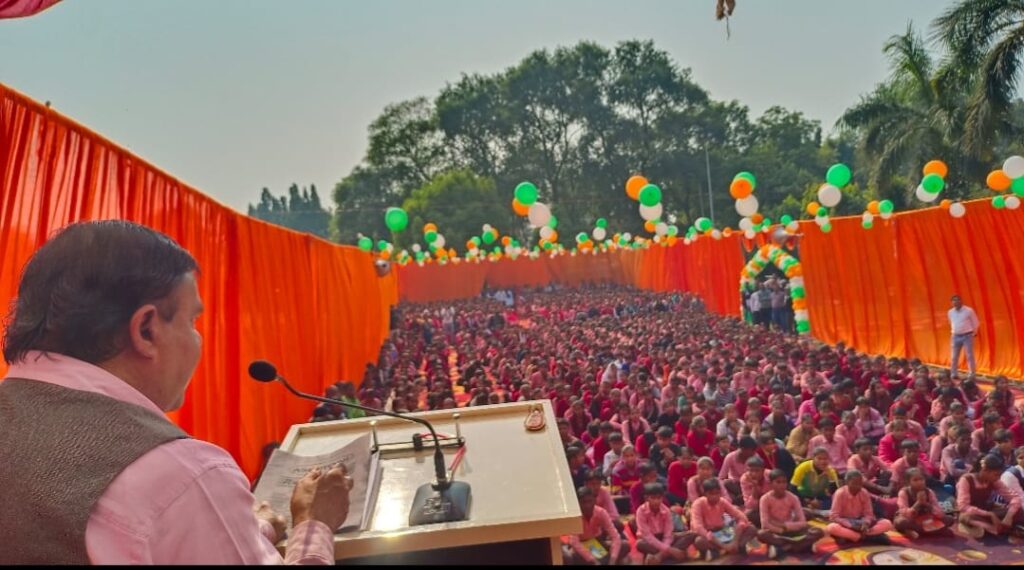 “अंतरिक्ष–चेतना का प्रज्ज्वलन: इसरो निदेशक डॉ. निलेश एम. देसाई का संवाद बना विज्ञान–विकास का नया मार्गदर्शक”