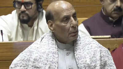 विपक्षी हंगामे के बीच गूँजा राष्ट्र स्वर : ‘वंदे मातरम राष्ट्र का प्राण है’ — राजनाथ सिंह