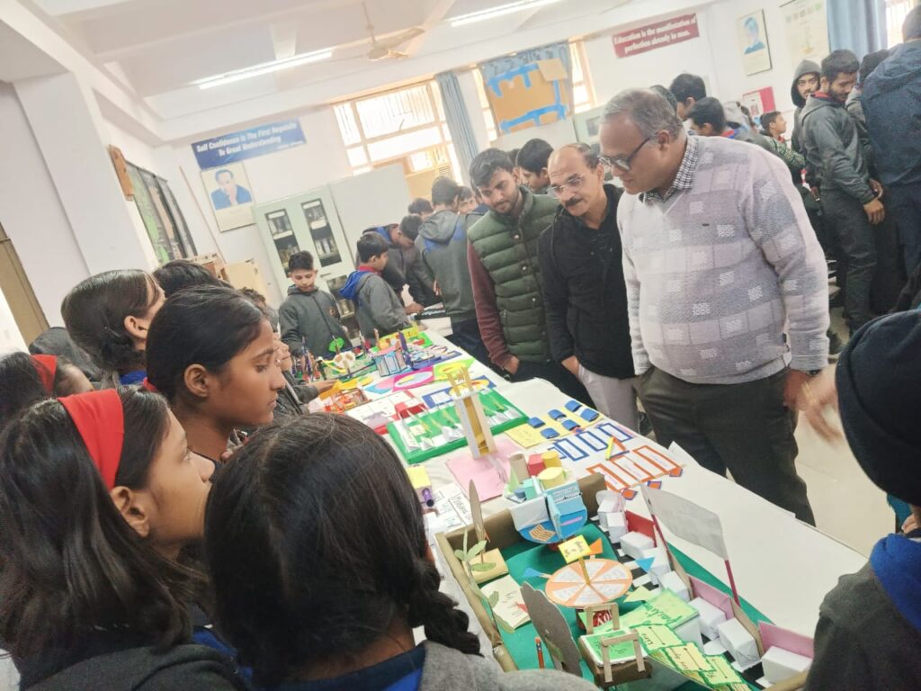 पीएम श्री केंद्रीय विद्यालय गोमती नगर में धूमधाम से मनाया गया क्रिसमस-डे का पर्व