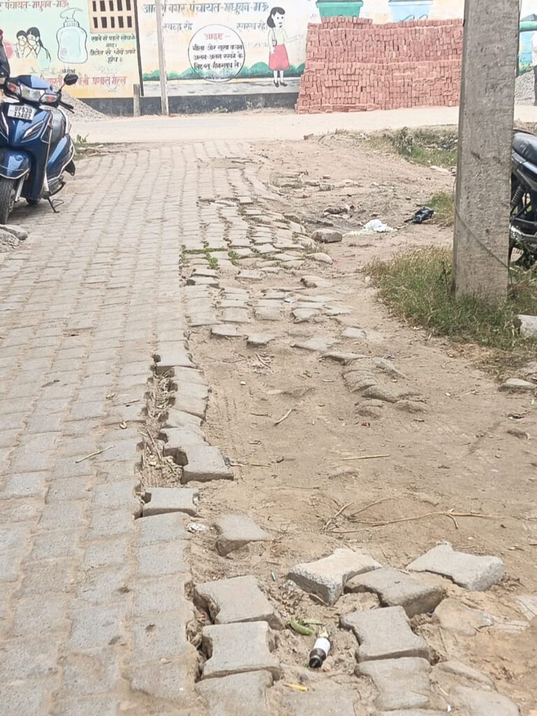 नगर पंचायत बनने के सात वर्ष बाद भी अंधकार, गंदगी और खतरे में वार्ड–10