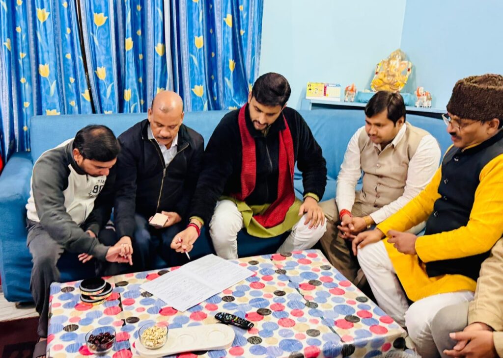 डॉ. नीरज सिंह का जनजागरण शंखनाद: मताधिकार से वंचित हर नागरिक तक पहुँचा भाजपा का संकल्प