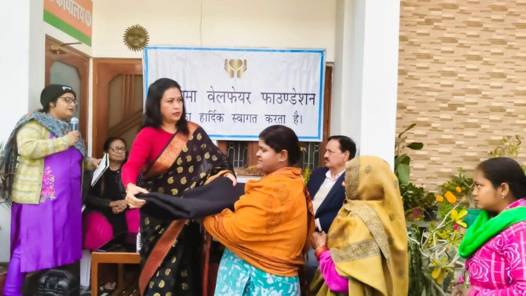अरुणिमा वेलफेयर फाउंडेशन द्वारा इंदिरा नगर में मानवीय संवेदना का सशक्त प्रकटीकरण, जरूरतमंदों को कंबल वितरित
