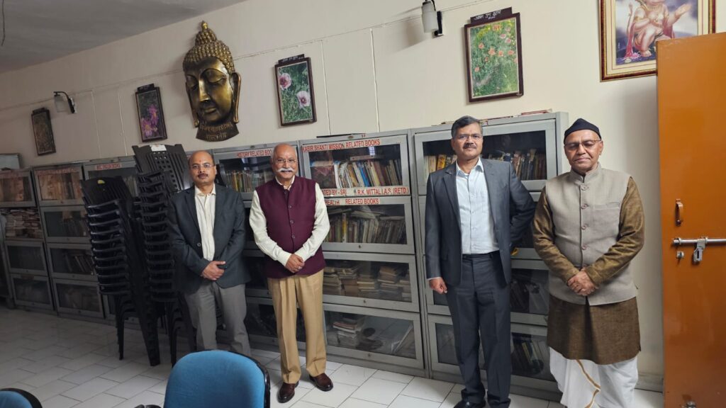 एलआईसी गोल्डन जुबली फंड के कार्यकारी निदेशक का लखनऊ प्रवास