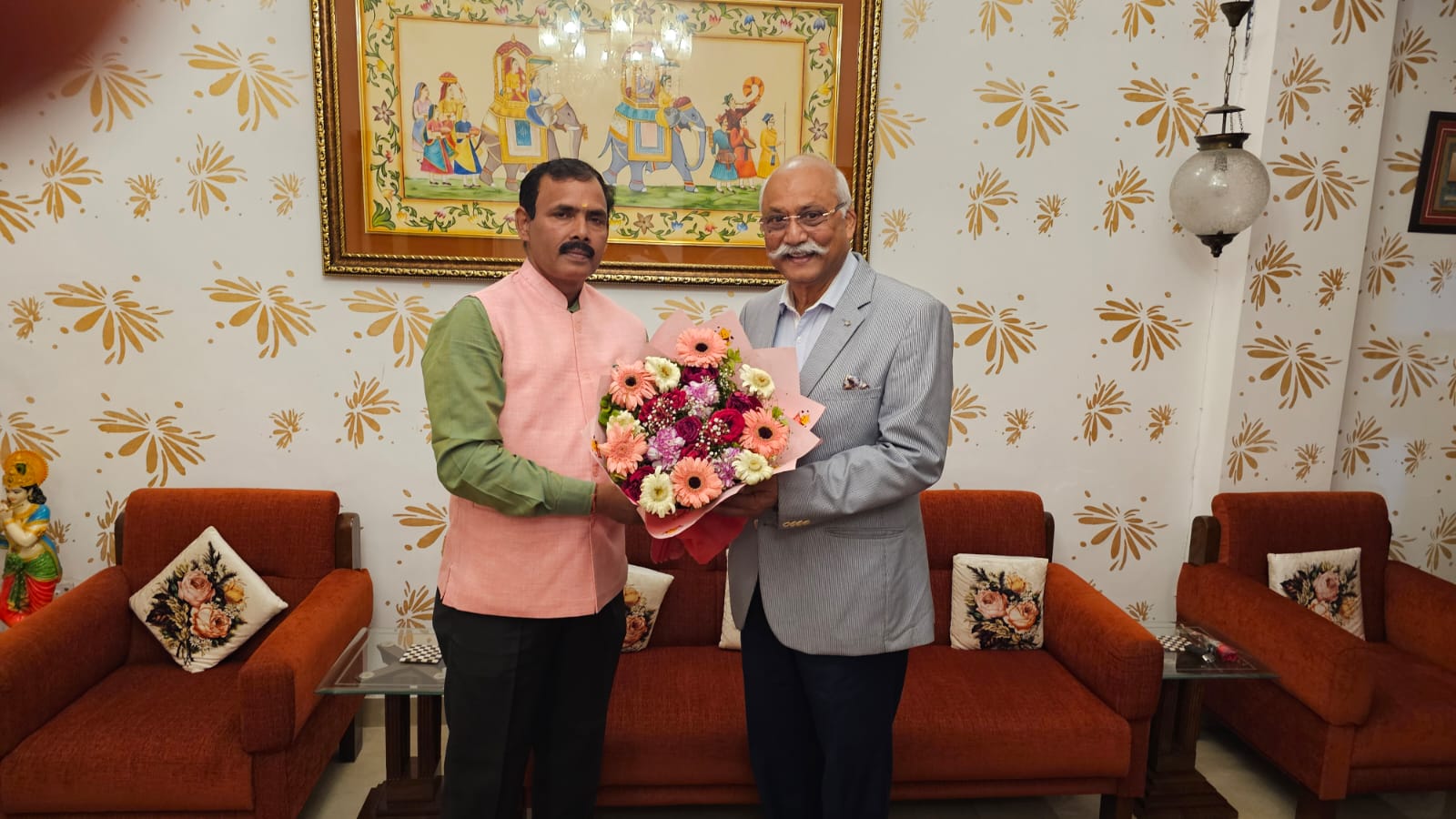 परम श्रद्धेय जितेंद्र प्रताप सिंह को जन्मदिन की मंगलकामनाएँ