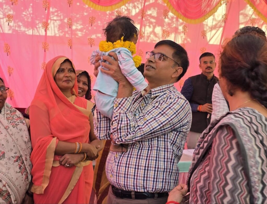 विकास खंड बड़राव के विविध उपक्रमों का मुख्य विकास अधिकारी द्वारा सघन निरीक्षण