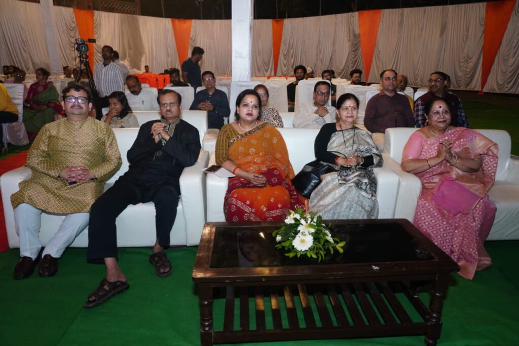 लोकराग की अनुगूंज से गूंज उठा अकादमी परिसर : सुचरिता गुप्ता और जितेन्द्र चौरसिया की स्वर-सरिता से सजा लोकोत्सव का भव्य आगाज़