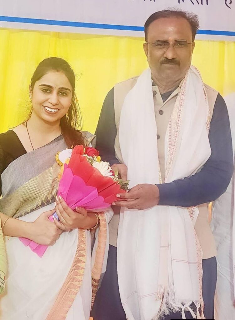 इंदिरा नगर में सौहार्द और सांस्कृतिक उल्लास का अनुपम समागमअरुणिमा वेलफेयर फाउंडेशन के तत्वावधान में संपन्न हुआ भव्य होली मिलन समारोह