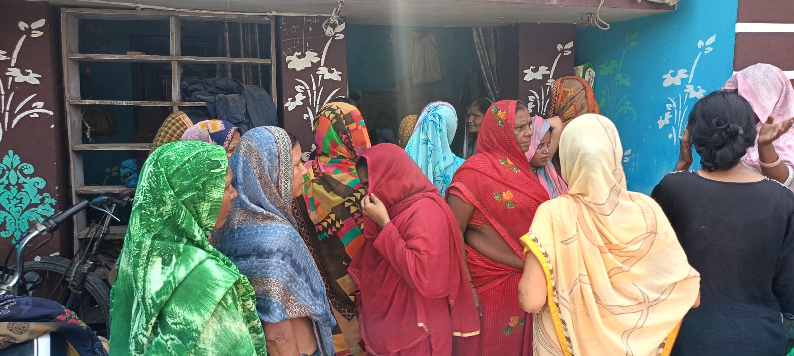 संदिग्ध परिस्थितियों में कमरे में फंदे से लटका मिला किशोर का शव, क्षेत्र में सनसनी