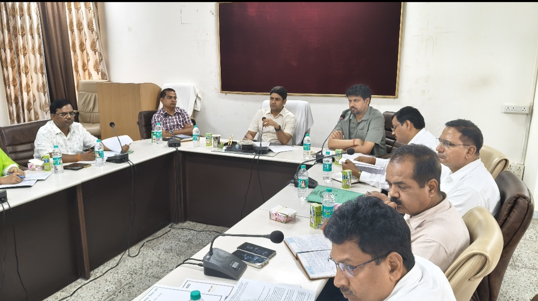 हीट वेव को लेकर प्रशासन अलर्ट : जिलाधिकारी ने सभी विभागों को दिए सख्त निर्देश, कहा— अत्यधिक आवश्यकता होने पर ही घर से निकलें