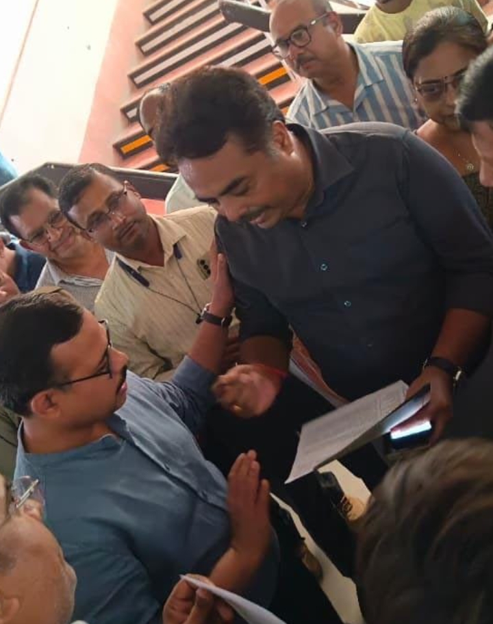 2011 से पूर्व नियुक्त शिक्षकों पर TET की अनिवार्यता के विरोध में राष्ट्रीय शैक्षिक महासंघ का जोरदार प्रदर्शन