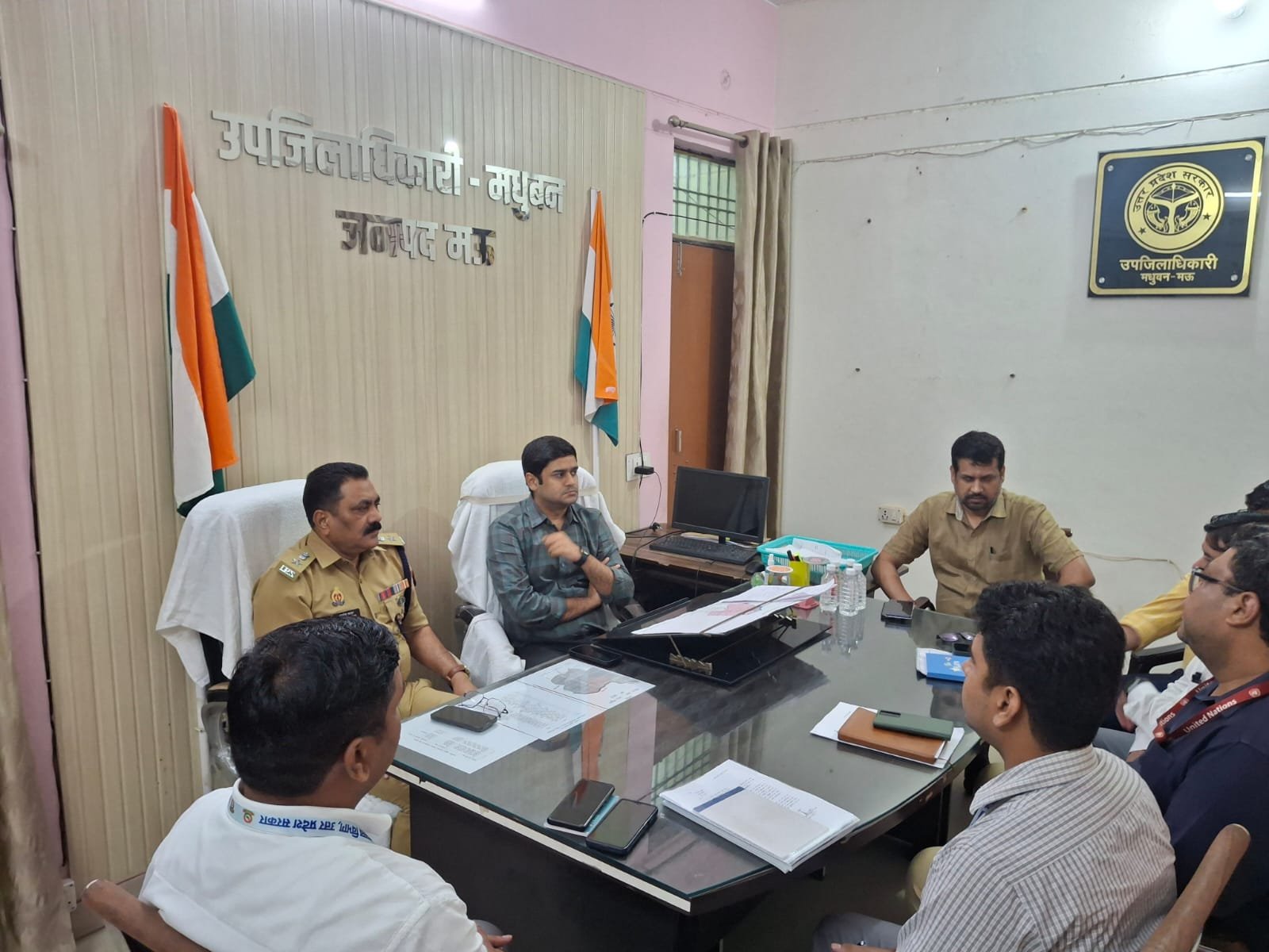 सरयू पर प्रशासन की पैनी नजर: कटाव रोधी मोर्चे पर उतरे जिलाधिकारी, तटबंधों की चौबीसों घंटे निगरानी के सख्त निर्देश