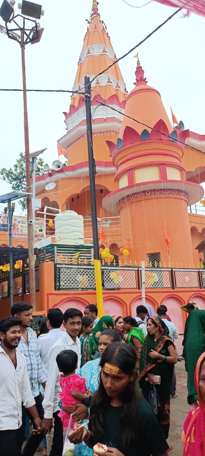 श्रावण के तीसरे सोमवार को शिवालयों में उमड़ा आस्था का सैलाब