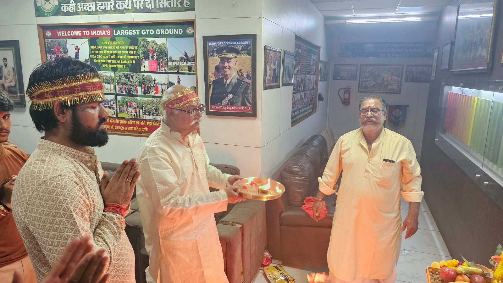 अष्टमी पूजन में राष्ट्र-सुरक्षा और विकास की कामना, सैन्य अधिकारी बनने के आकांक्षी विद्यार्थियों के लिए किया हवन